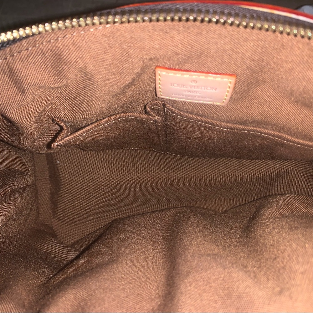 Beautiful Handbag - Picture 8 of 12